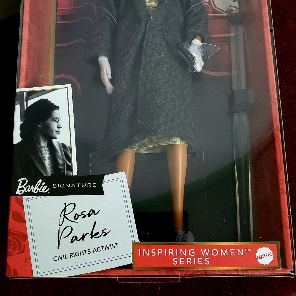 2019 Rosa Parks Barbie Signature Series - Picture 2 of 12